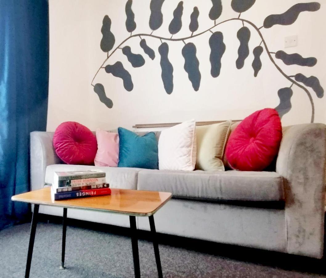 Granville 5Br Townhouse - Ideal For Groups, Families Or Contractors By Suitely 첼튼엄 외부 사진
