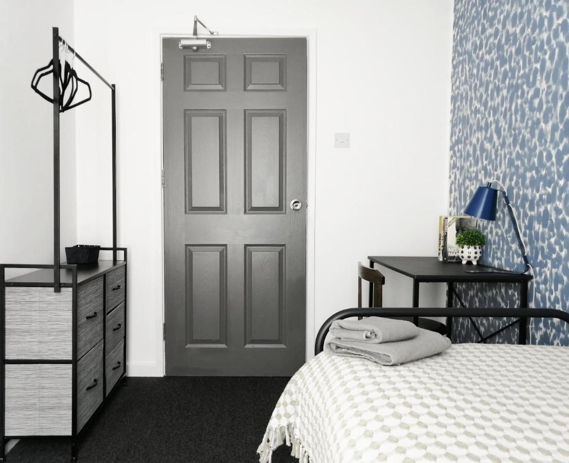 Granville 5Br Townhouse - Ideal For Groups, Families Or Contractors By Suitely 첼튼엄 외부 사진